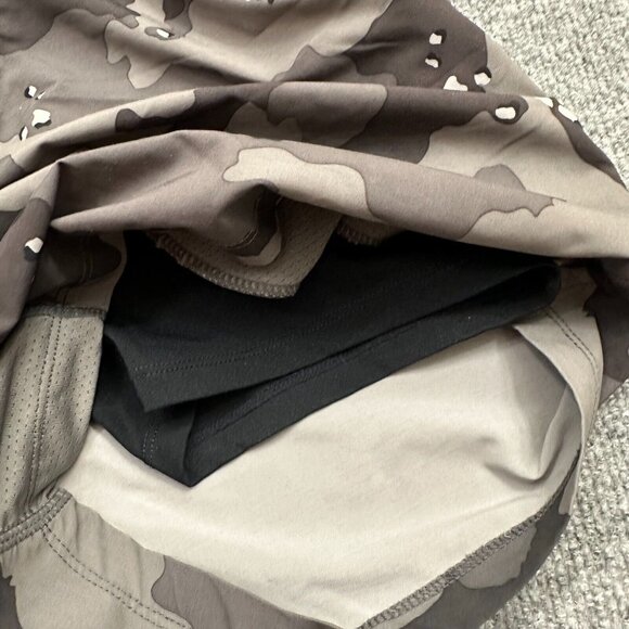 Fabletics Athletic Lined Shorts Men Medium Gray Camo Lightweight Stretch Running - Picture 3 of 7